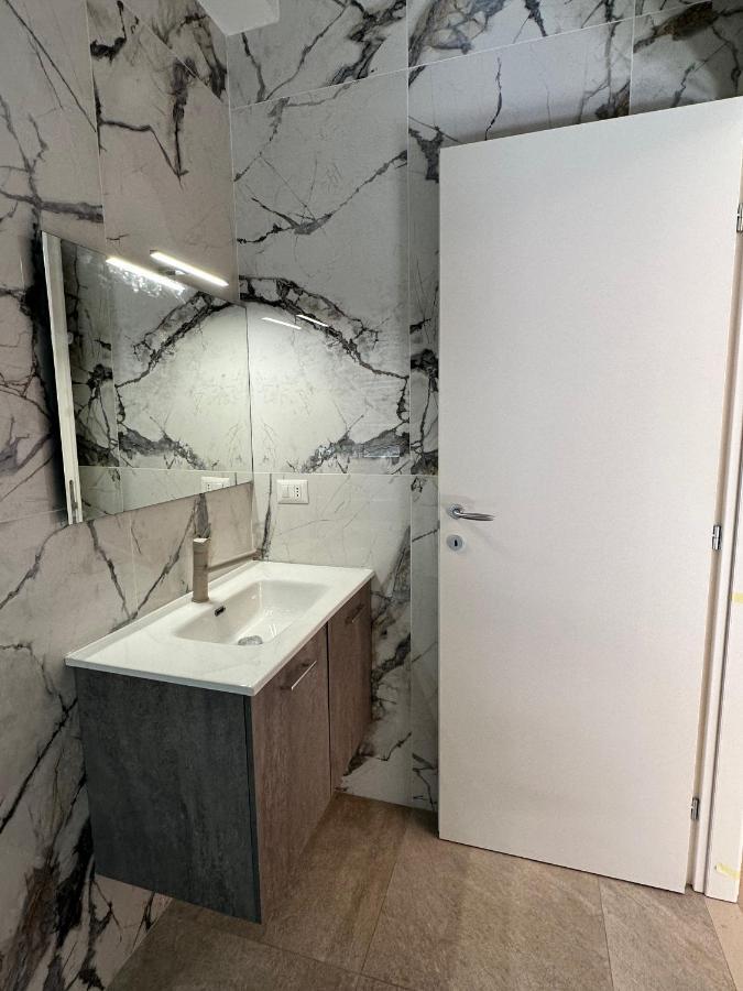 Giramondo Apartment Centrale Милано Екстериор снимка