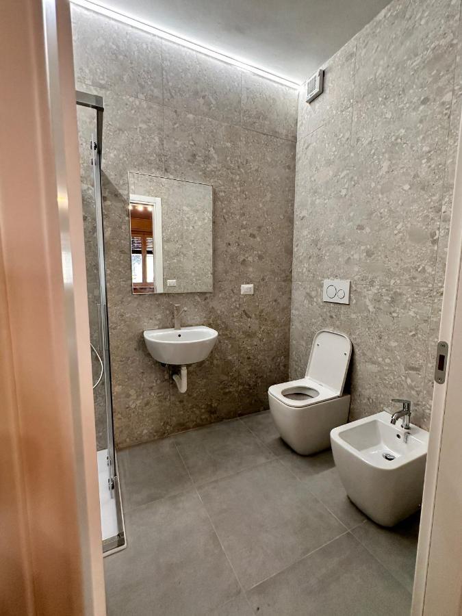 Giramondo Apartment Centrale Милано Екстериор снимка